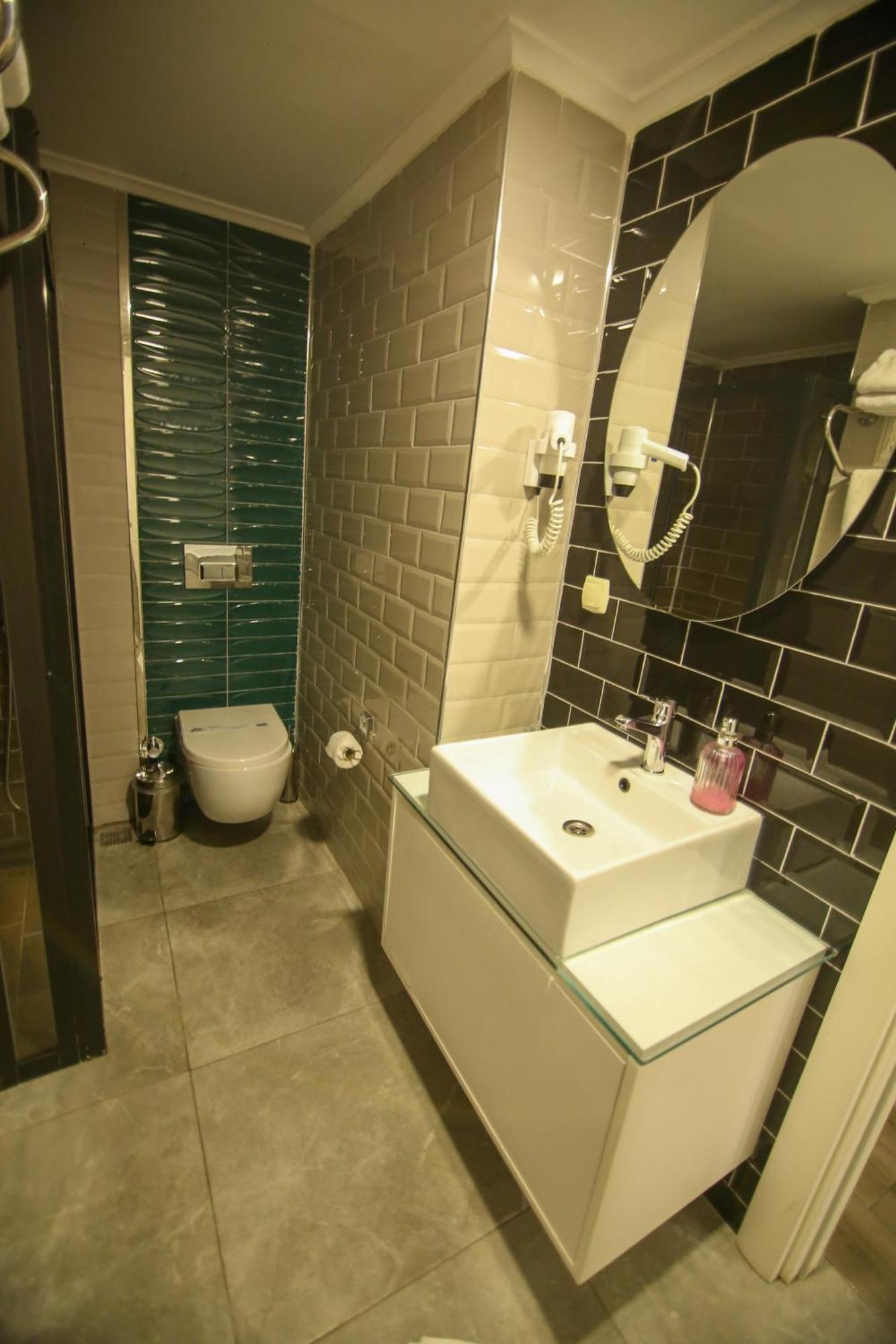 Cevik Palace Hotel Antalia Esterno foto